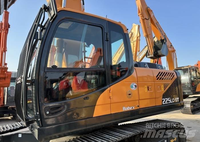 Hyundai 225 Raupenbagger