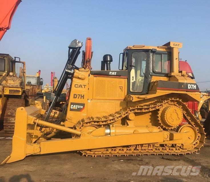 CAT D7H Bulldozer