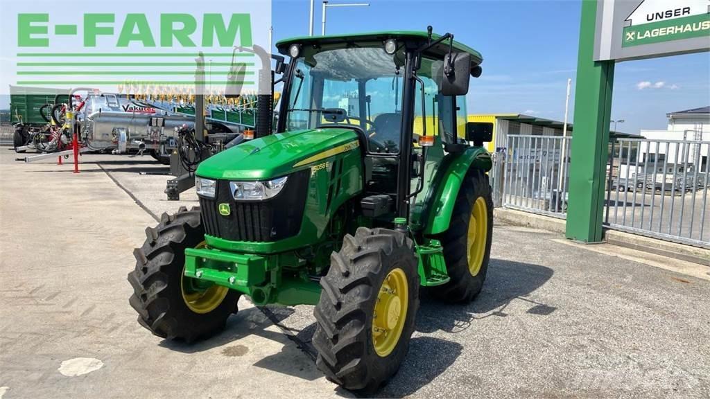 John Deere 5058E Traktoren