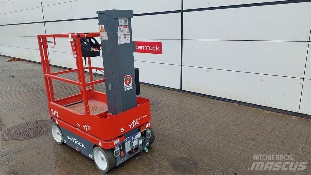 SkyJack SJ12 Personenaufzüge