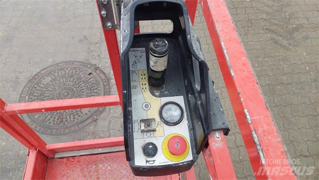 SkyJack SJ12 Personenaufzüge