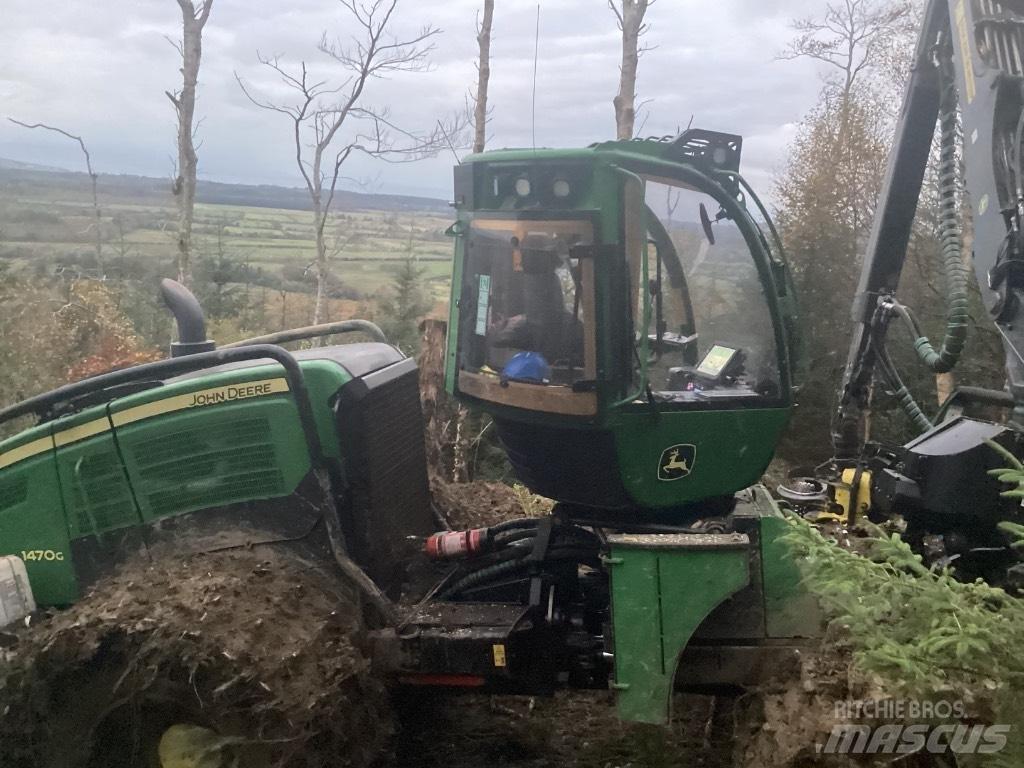 John Deere 1470G Harvester