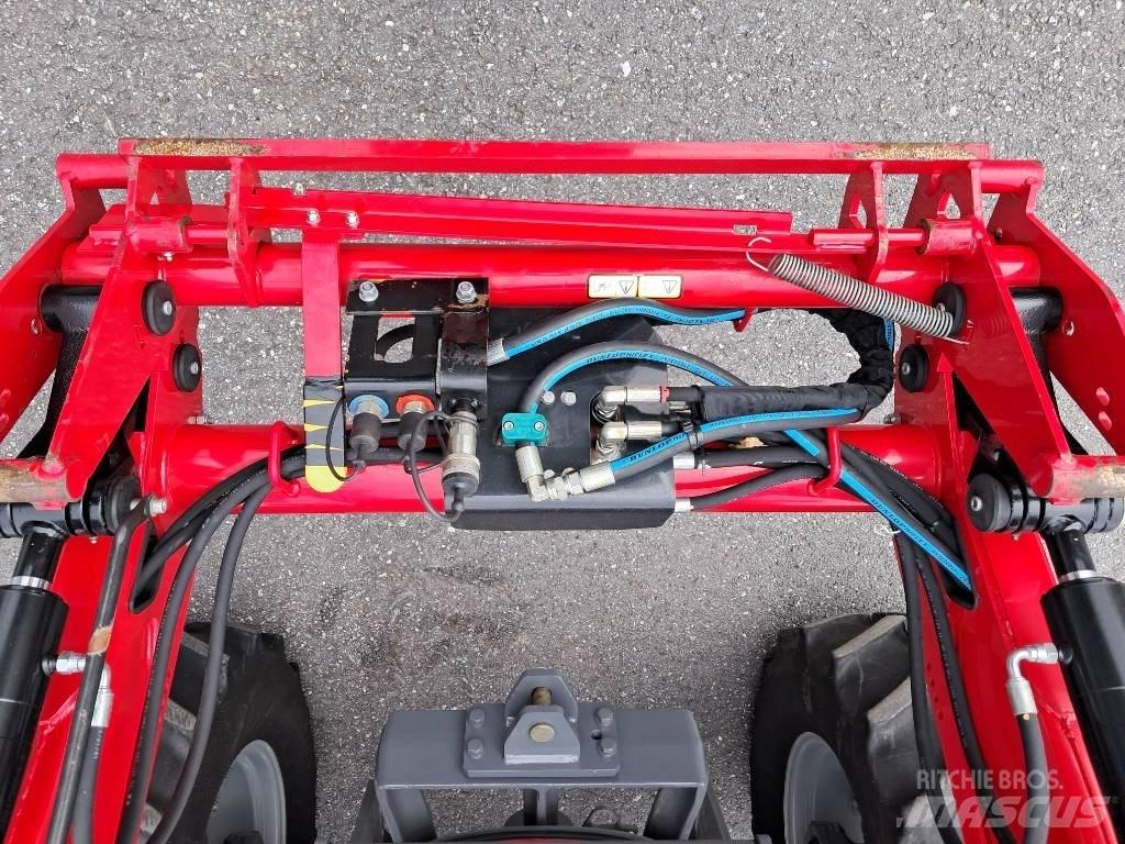 Massey Ferguson 4707 Traktoren