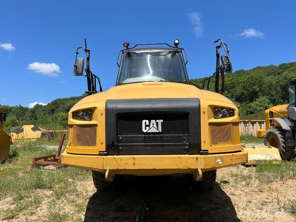 CAT 730 C Dumper - Knickgelenk