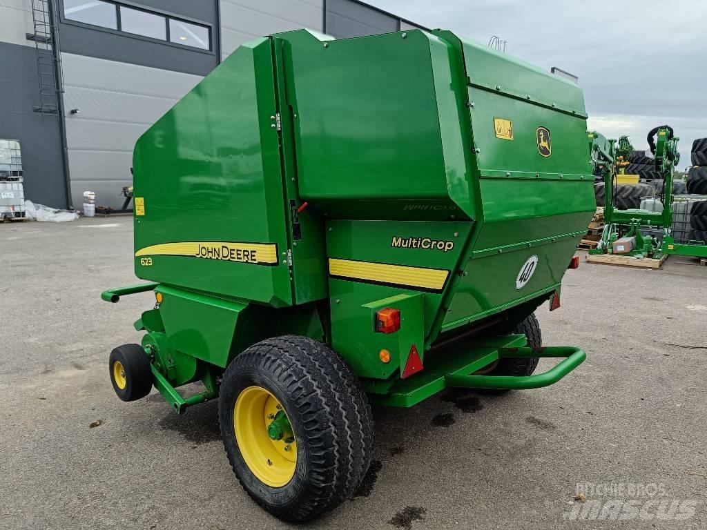 John Deere 623N Rundballenpressen