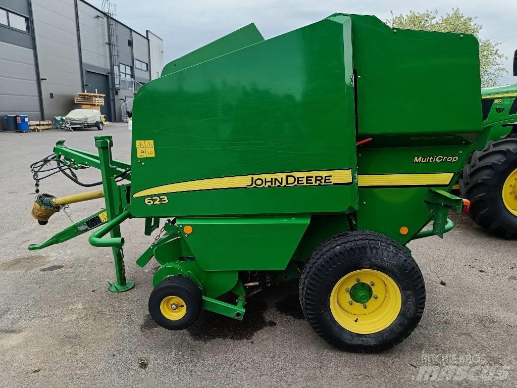 John Deere 623N Rundballenpressen