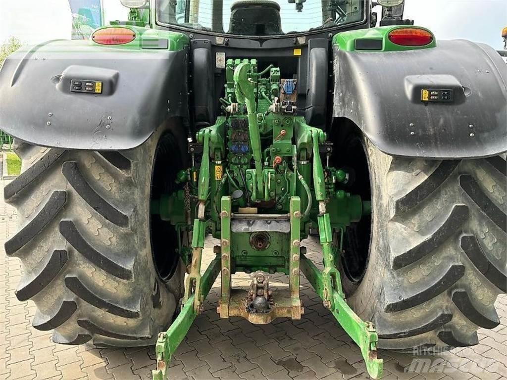 John Deere 6215 r Traktoren