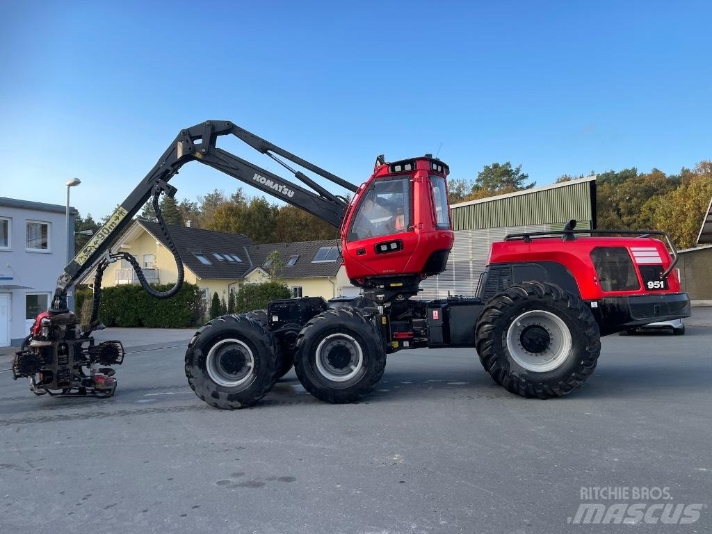 Komatsu 951 Harvester
