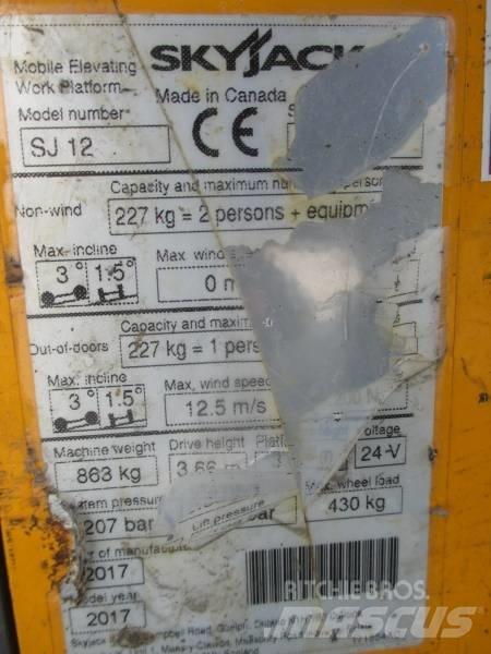 SkyJack SJ 12 Personenaufzüge