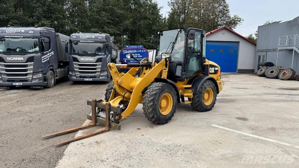 CAT 908 Radlader
