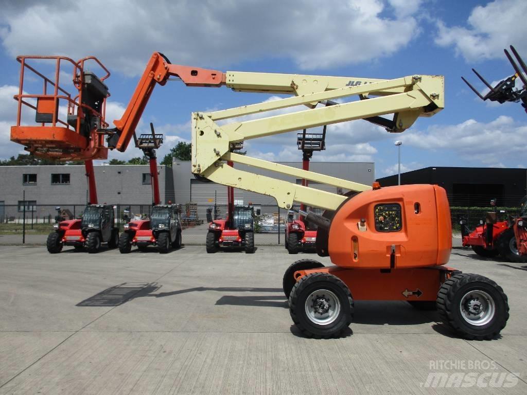 JLG 450AJ (920) Kompakte selbstfahrende Hebebühnen