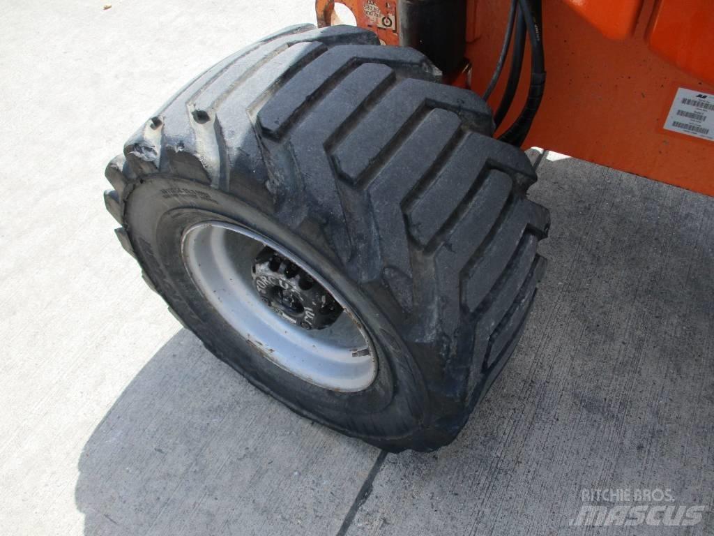 JLG 450AJ (920) Kompakte selbstfahrende Hebebühnen