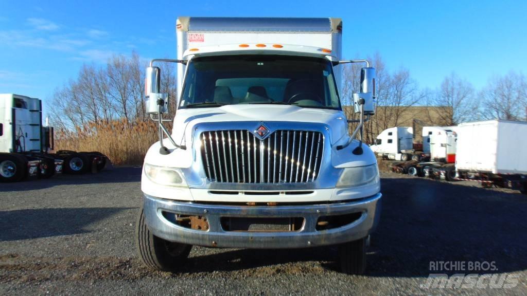 International 4300 Kofferaufbau
