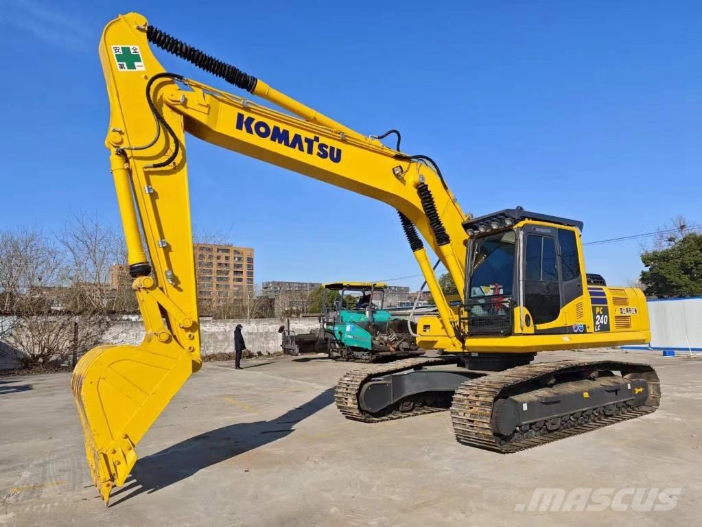 Komatsu PC 240-8 Raupenbagger