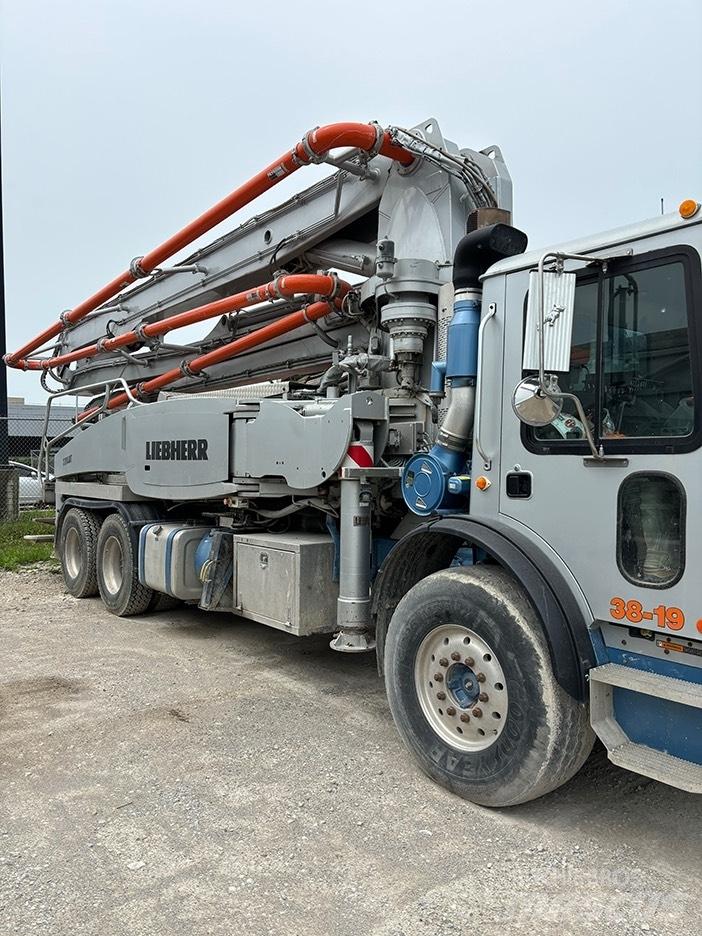 Liebherr 37Z4XXT Betonpumpen
