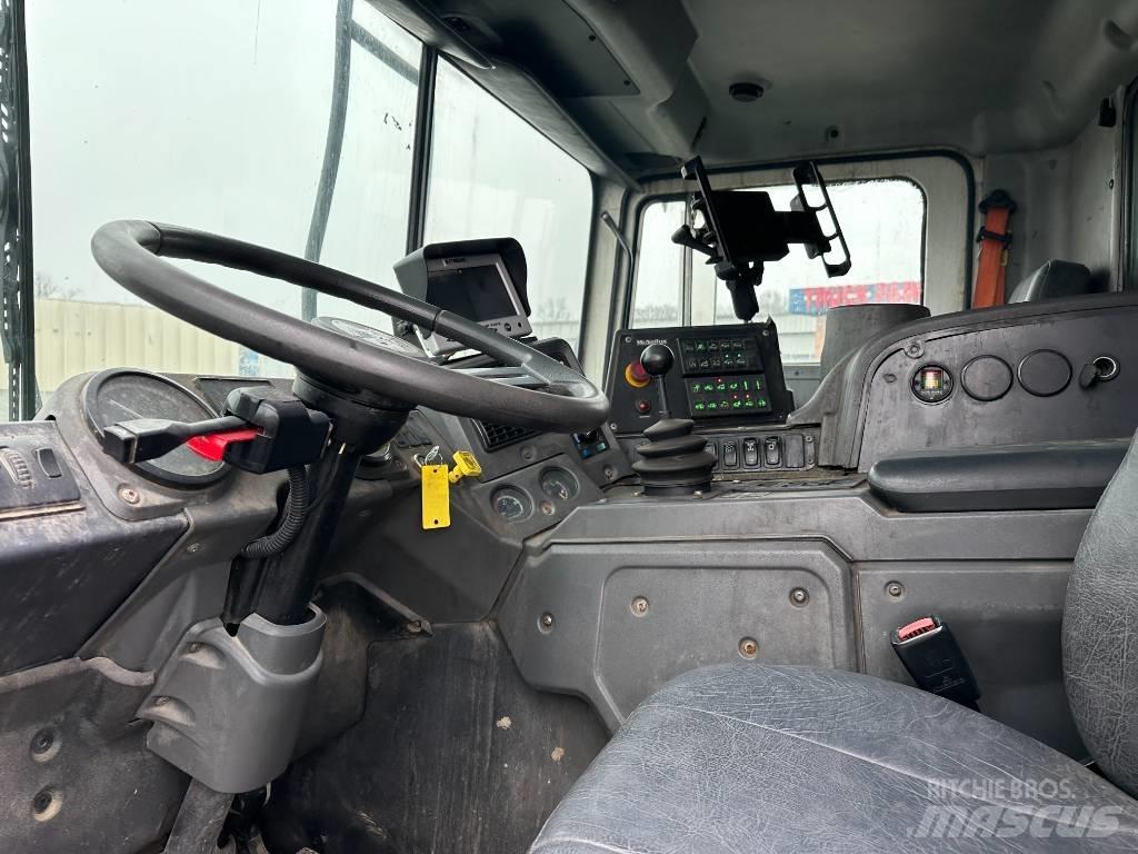 Mack MRU613 Müllwagen