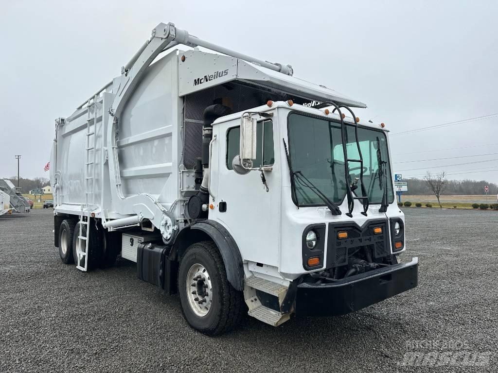 Mack MRU613 Müllwagen
