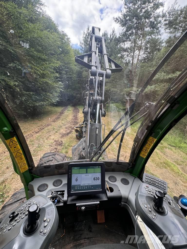 John Deere 11 70 G Harvester