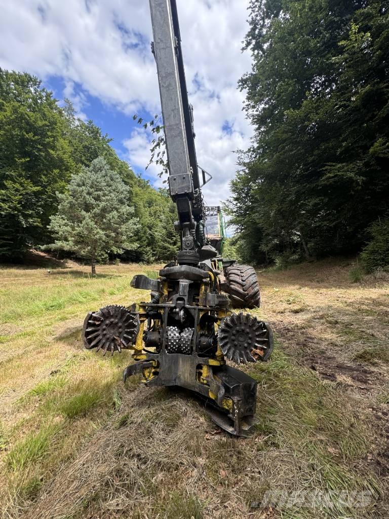 John Deere 11 70 G Harvester