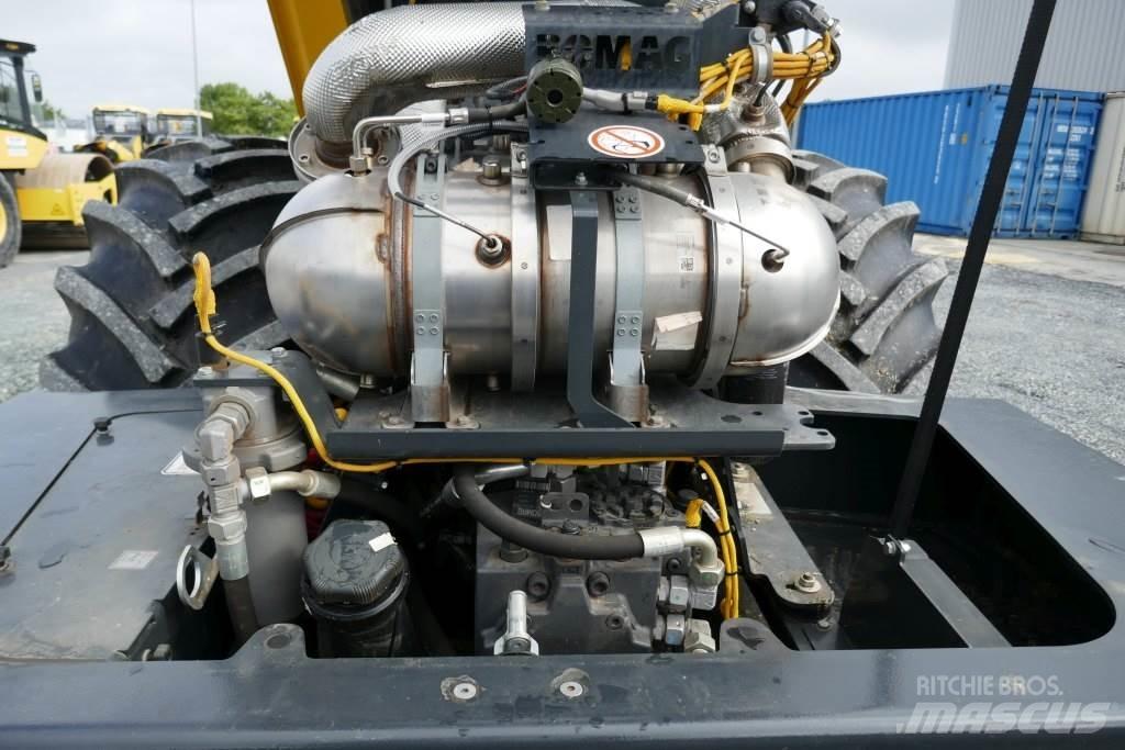 Bomag BW 213 PDH-5 Erdbauwalzen