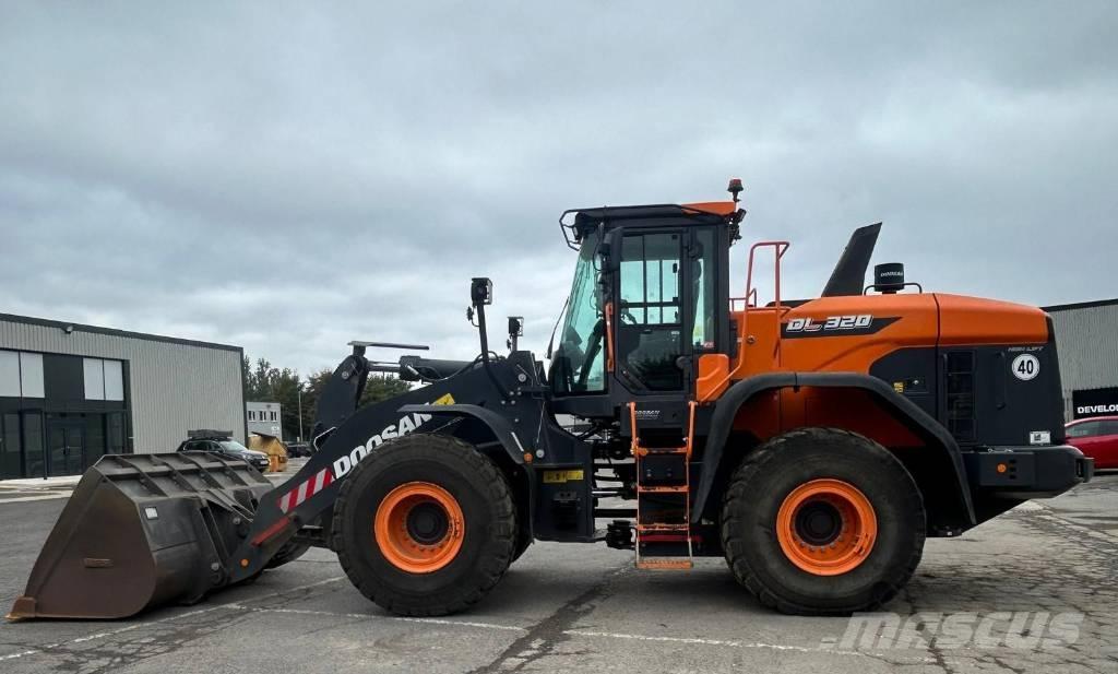Doosan DL 320-7 Radlader