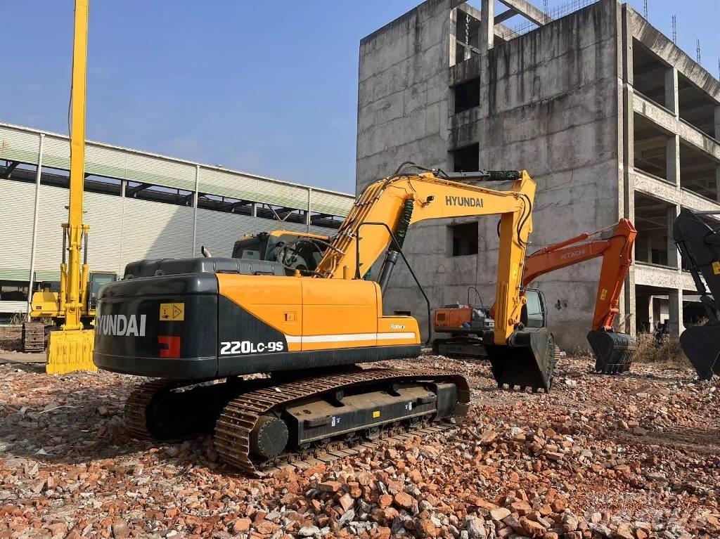 Hyundai R220 Raupenbagger