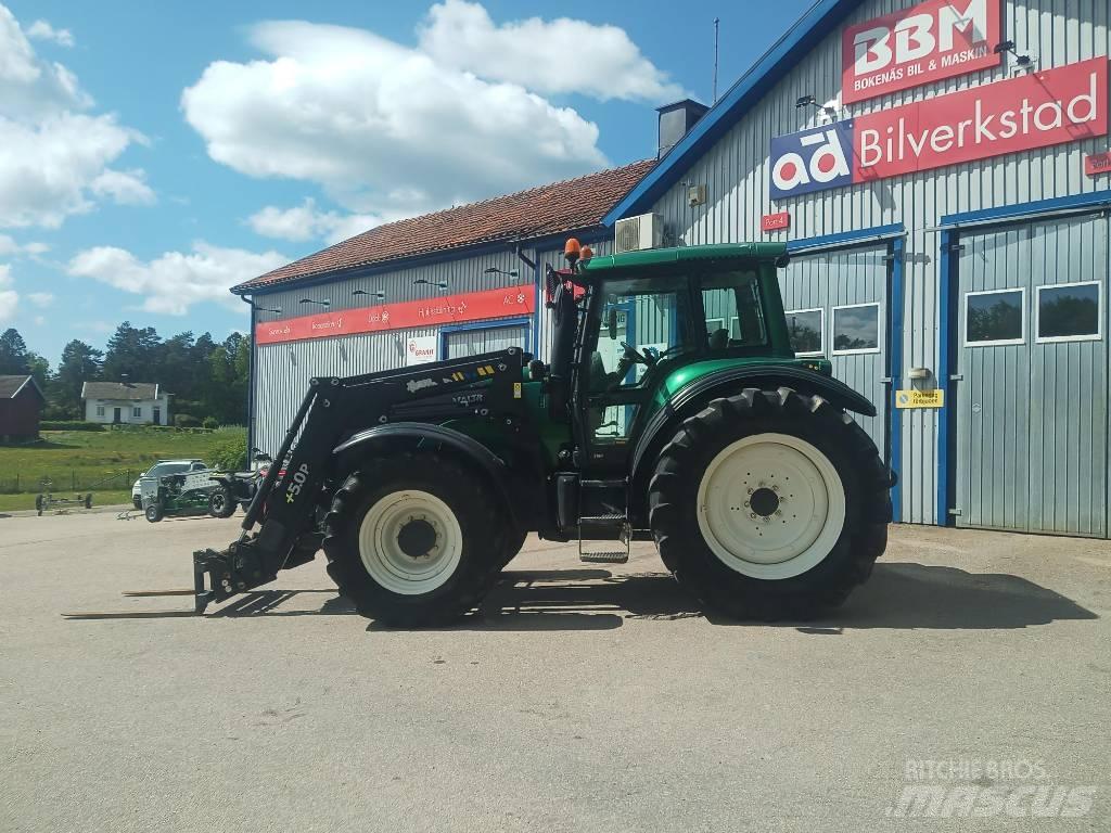 Valtra T 160 Traktoren