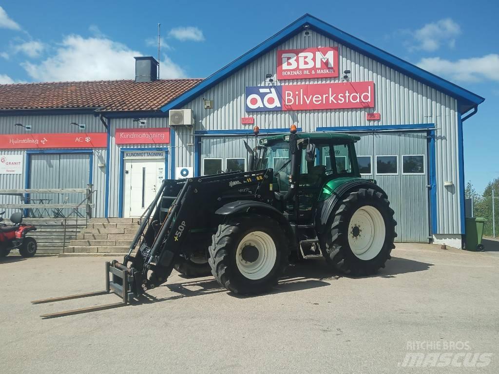 Valtra T 160 Traktoren