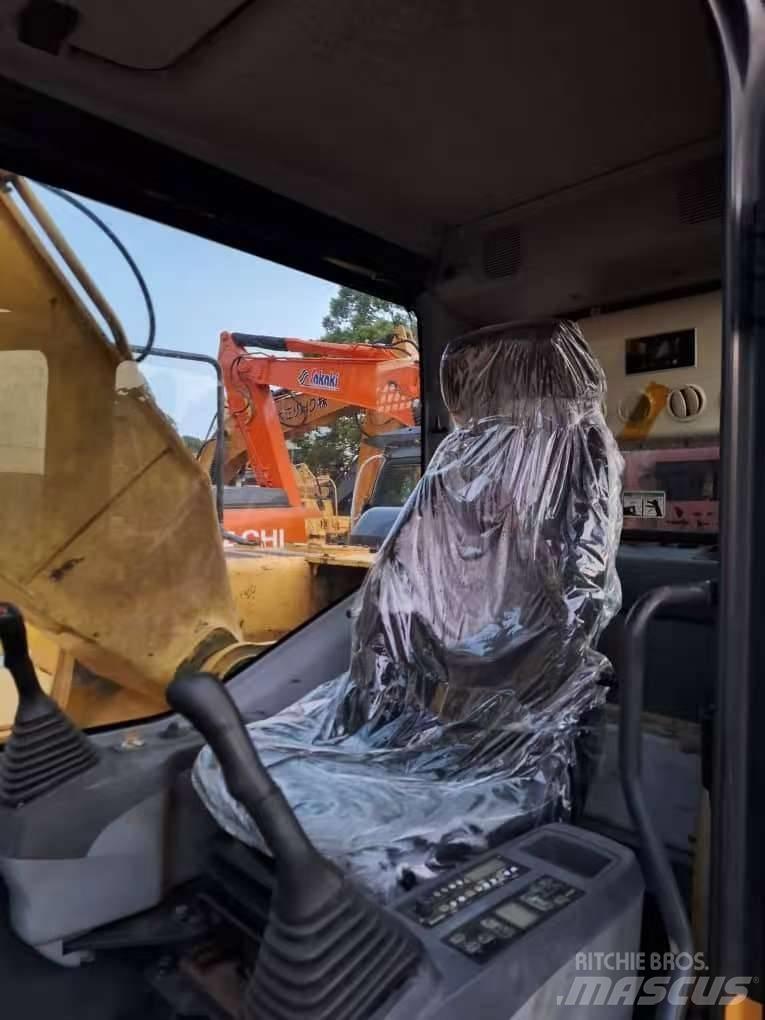 Komatsu PC 200-7 Raupenbagger