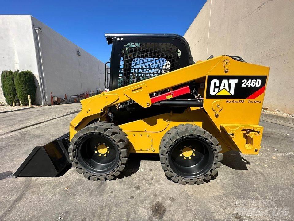 CAT 246 D Kompaktlader