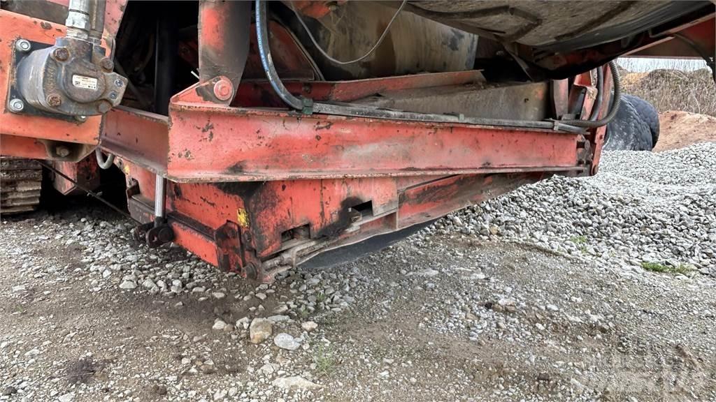 Terex FINLAY 883 Sieb- und Brechanlagen