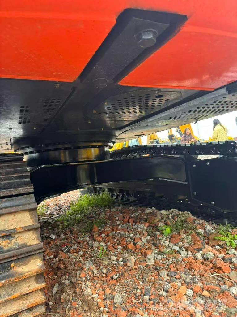 Hitachi ZX 200 Raupenbagger