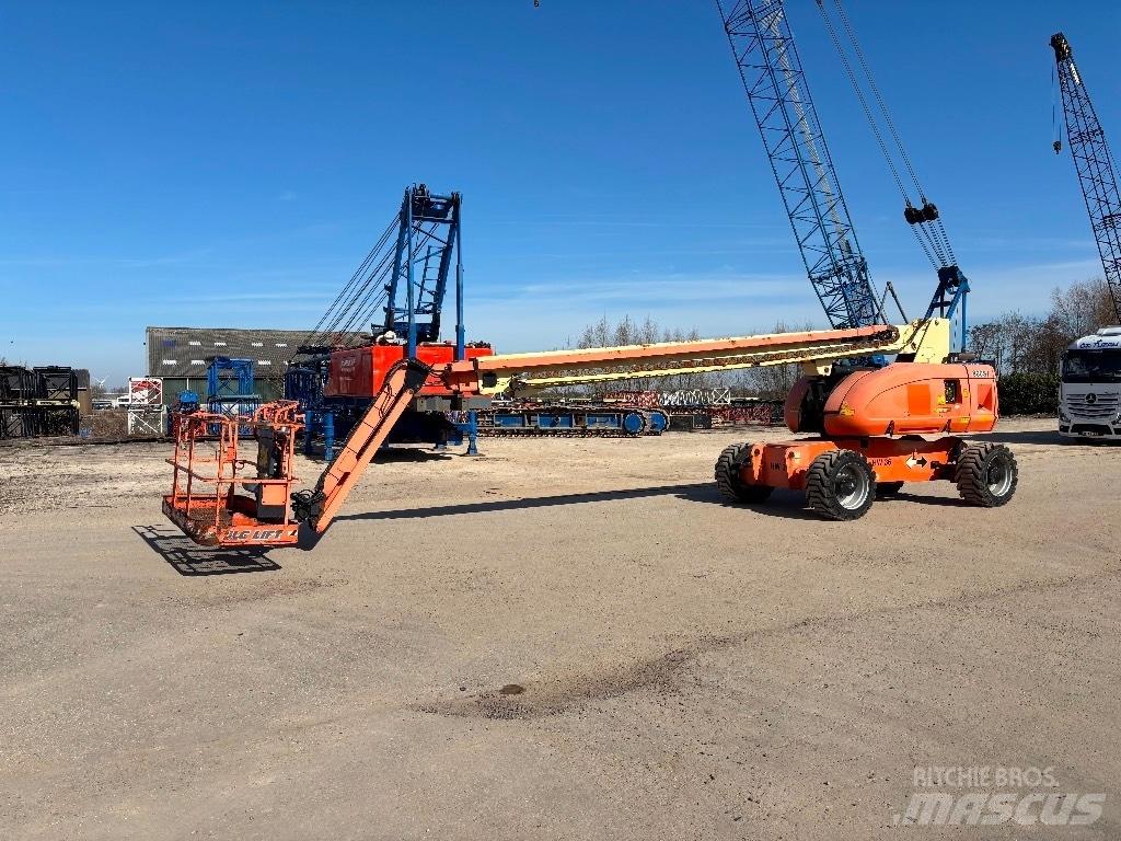 JLG 860 SJ Teleskopbühnen