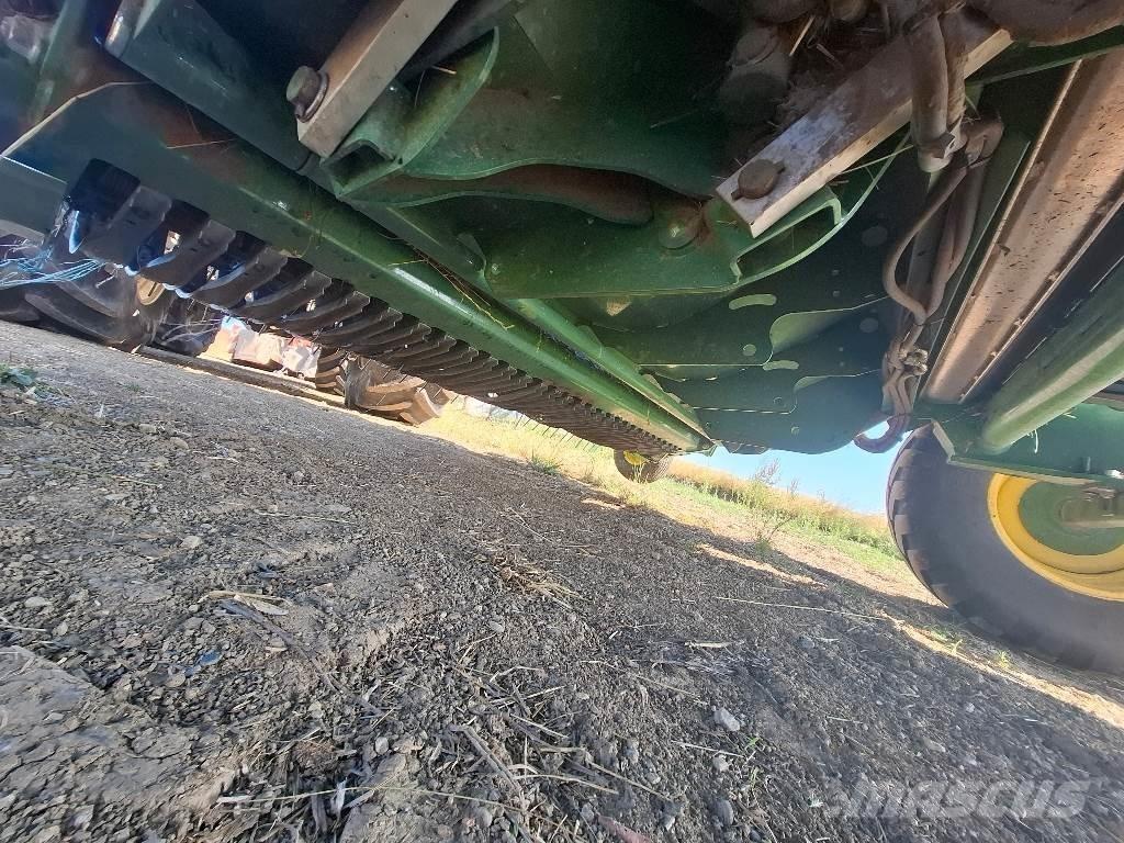 John Deere V461M Rundballenpressen