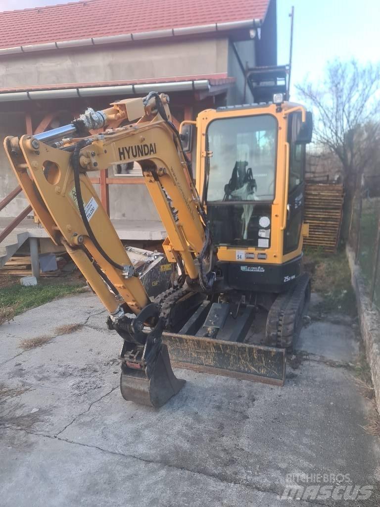 Hyundai R25Z-9 AK Minibagger < 7t