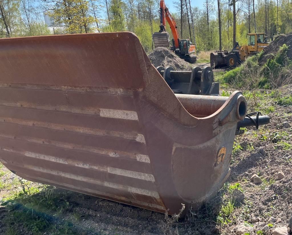 Doosan DX 420 LC Raupenbagger