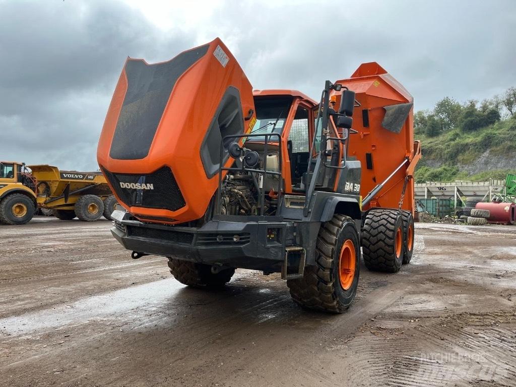 Doosan DA 30 Dumper - Knickgelenk