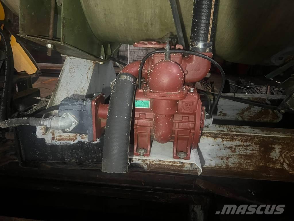 JCB 714 Gülletankwagen