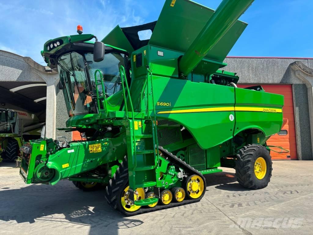 John Deere S 690 i Mähdrescher