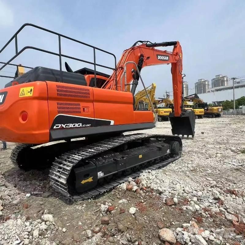 Doosan DX 300 Raupenbagger