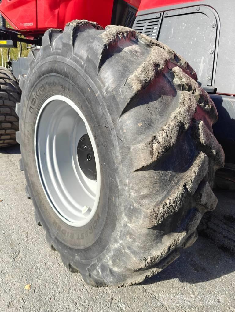 Komatsu 951 Harvester