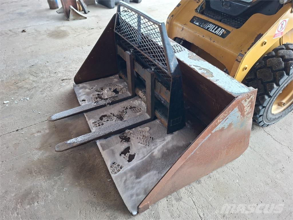 CAT 226 B3 4X4 Sonstige Baumaschinen