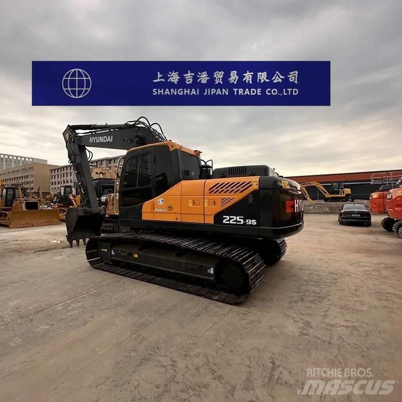 Hyundai R225 Raupenbagger