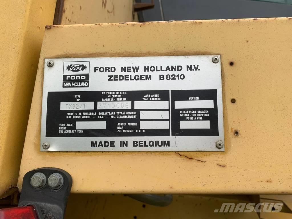 New Holland TX 32 Mähdrescher