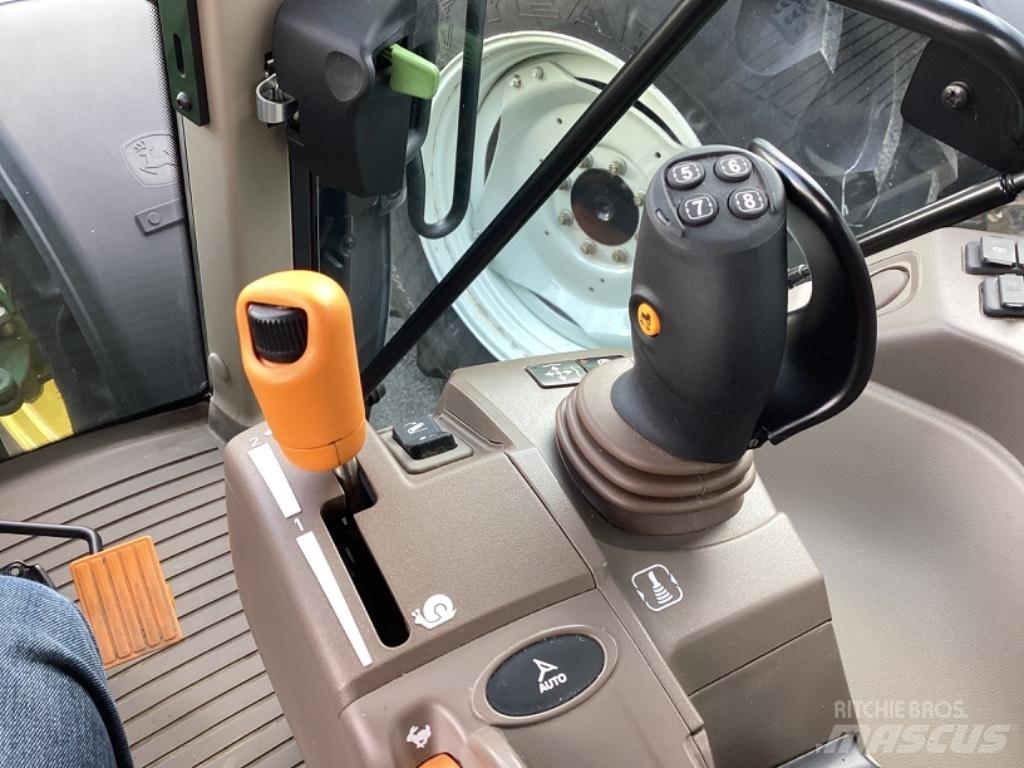 John Deere 6120M Traktoren