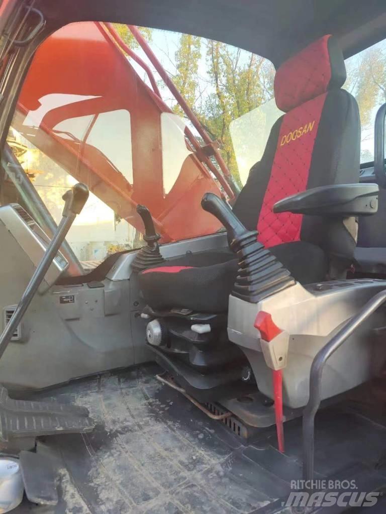 Doosan DX 225 Raupenbagger