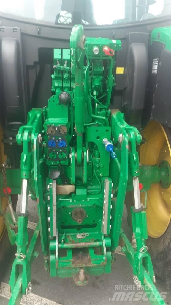 John Deere 6120 R Traktoren