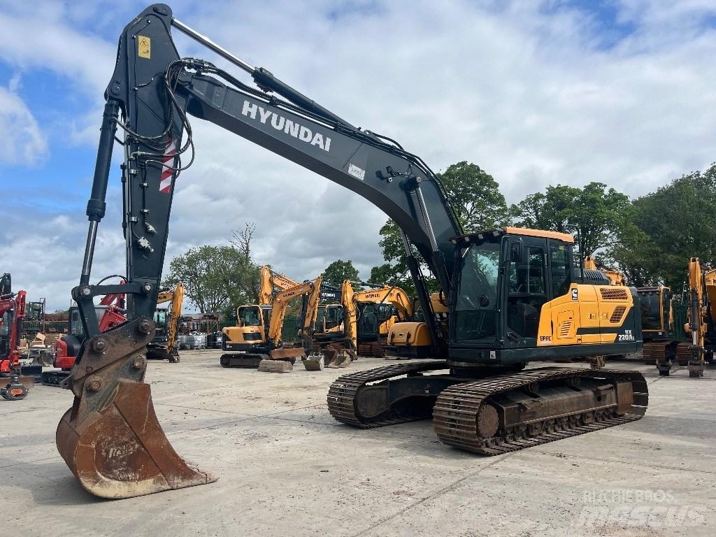 Hyundai HX220AL Raupenbagger