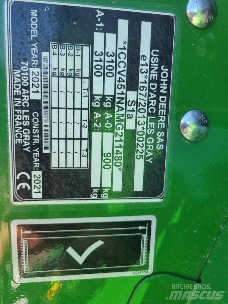 John Deere V451G Rundballenpressen