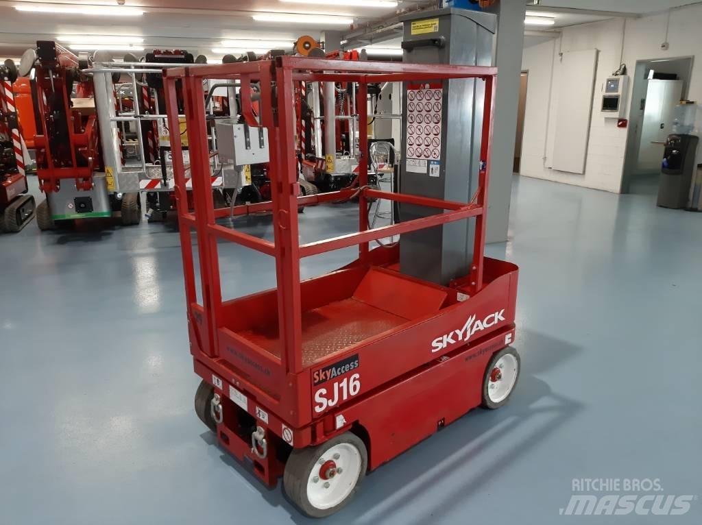 SkyJack SJ 16 Personenaufzüge